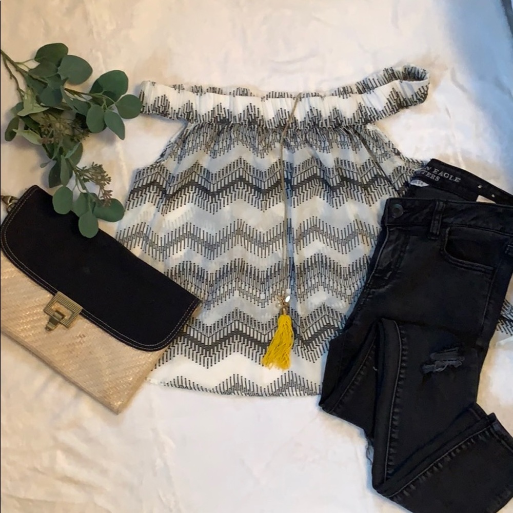 Lou&Grey Off Shoulder Top🍃 - Picture 3 of 5